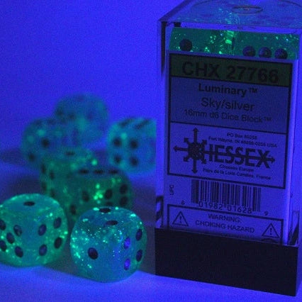 Bloque de dados Luminary d6 de 16 mm color cielo luminoso/plata (12 dados)